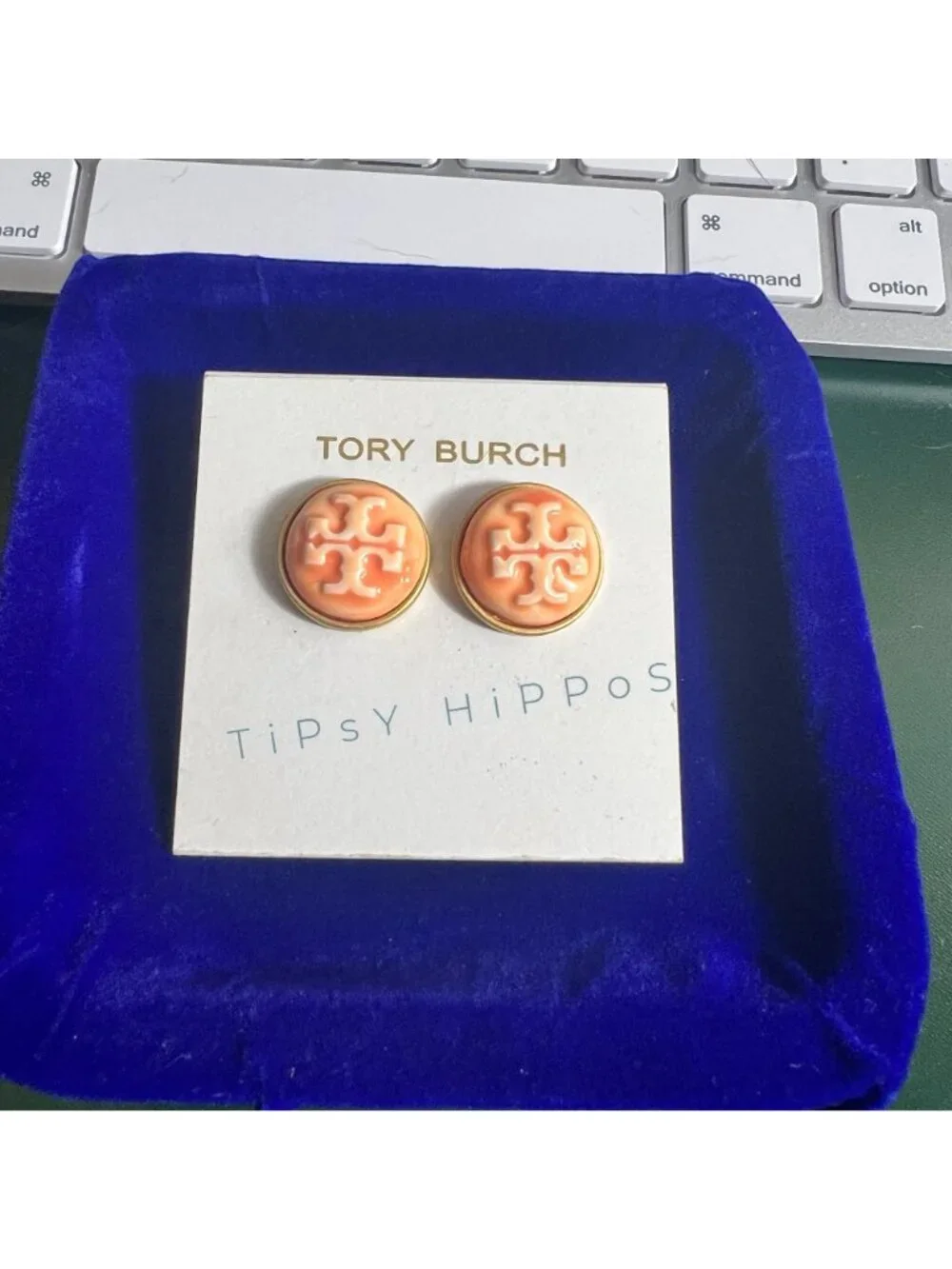 *** Adorable Tory Bruch Peachy Cameo Logo Stud Earrings